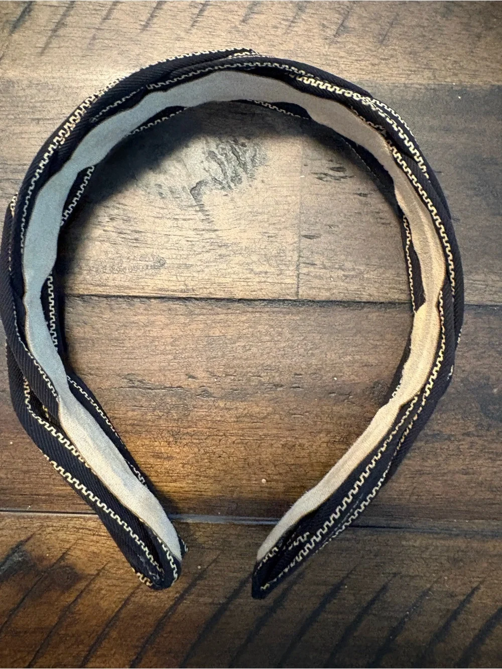 Source Unknown Black Braided Headband with Gold Stitching